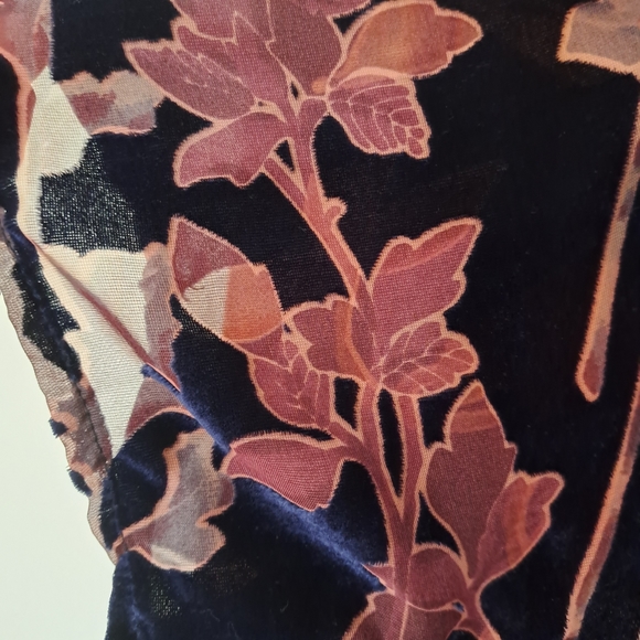 Velour Kimono - Picture 3 of 9